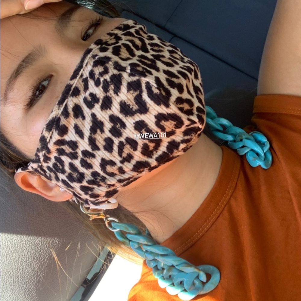 Mask, glasses ‘s chain / strap !